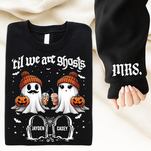 365Gifty personalized Halloween couple shirt black tee with two cute ghosts holding pumpkins and grave name tags