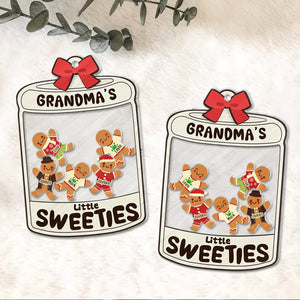 365Gifty personalized shaking keychain for grandma jar with red bow and tiny gingerbread family figures
