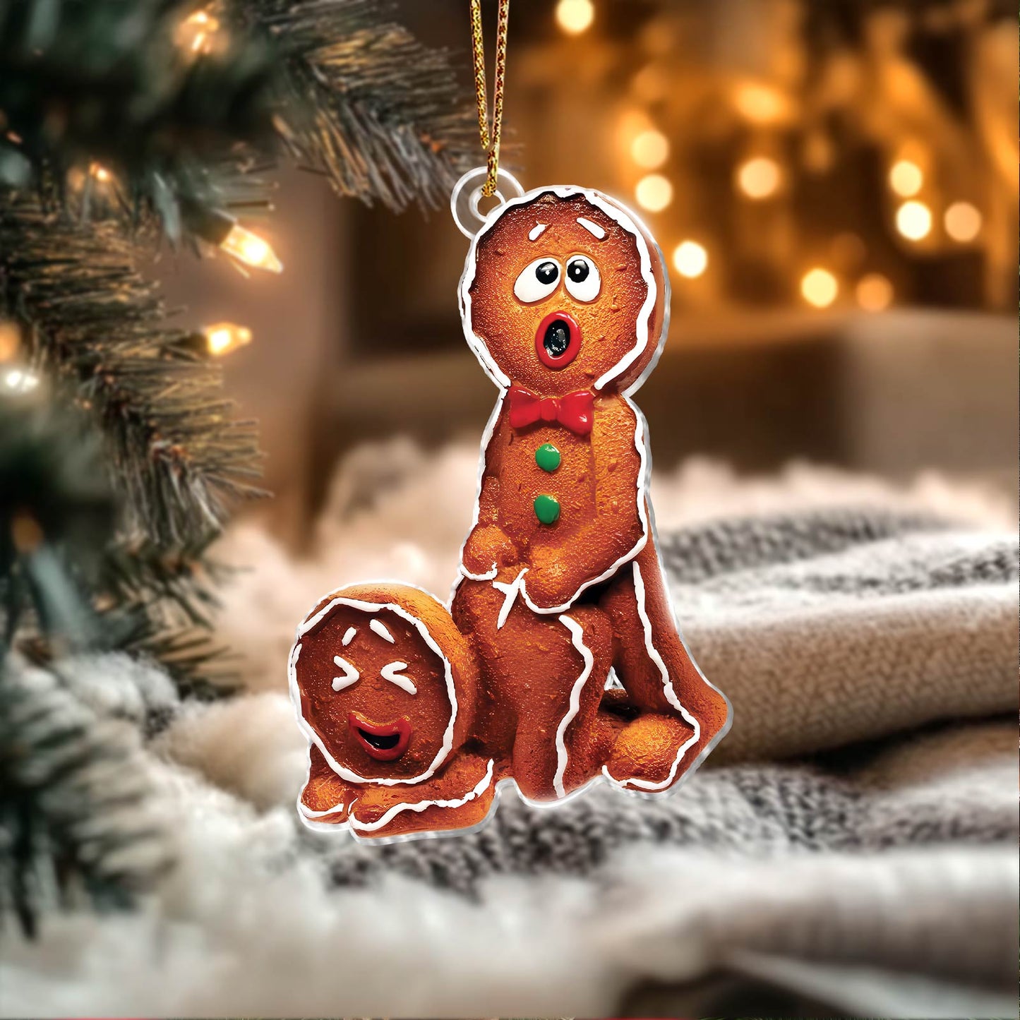365Gifty funny Christmas ornament featuring a shocked gingerbread man and a smiling gingerbread head hanging on a tree