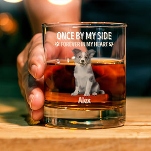 365Gifty personalized pet memorial whiskey glass showing dog portrait with name Alex and memorial text held in hand