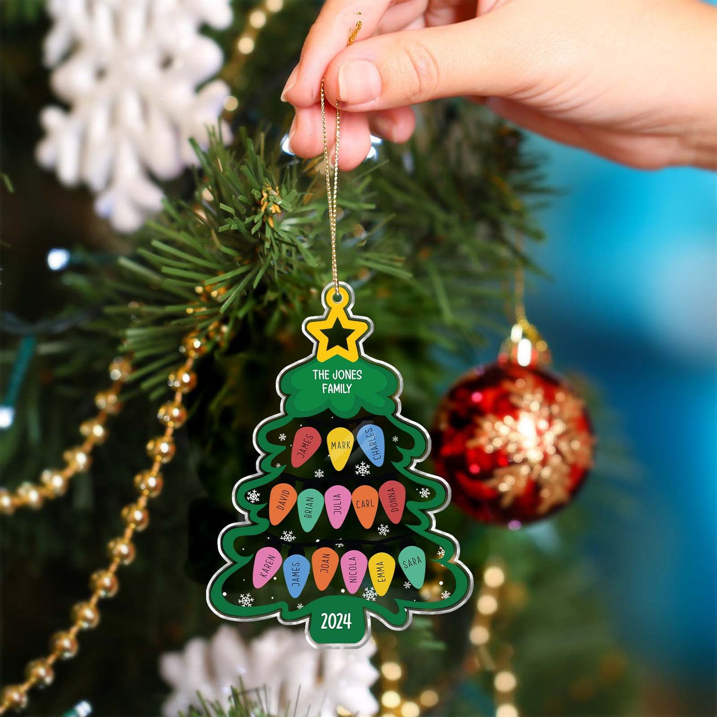 365Gifty personalized Christmas ornament shaped like a Christmas tree with family names and 2024 date