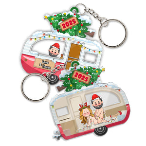Personalized couple keychain featuring a holiday-themed camper design for Laura and Thomas