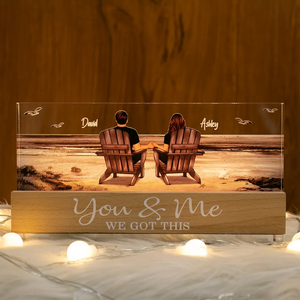 365Gifty personalized couple LED night light featuring a couple sitting on beach chairs holding hands with names David and Ashley