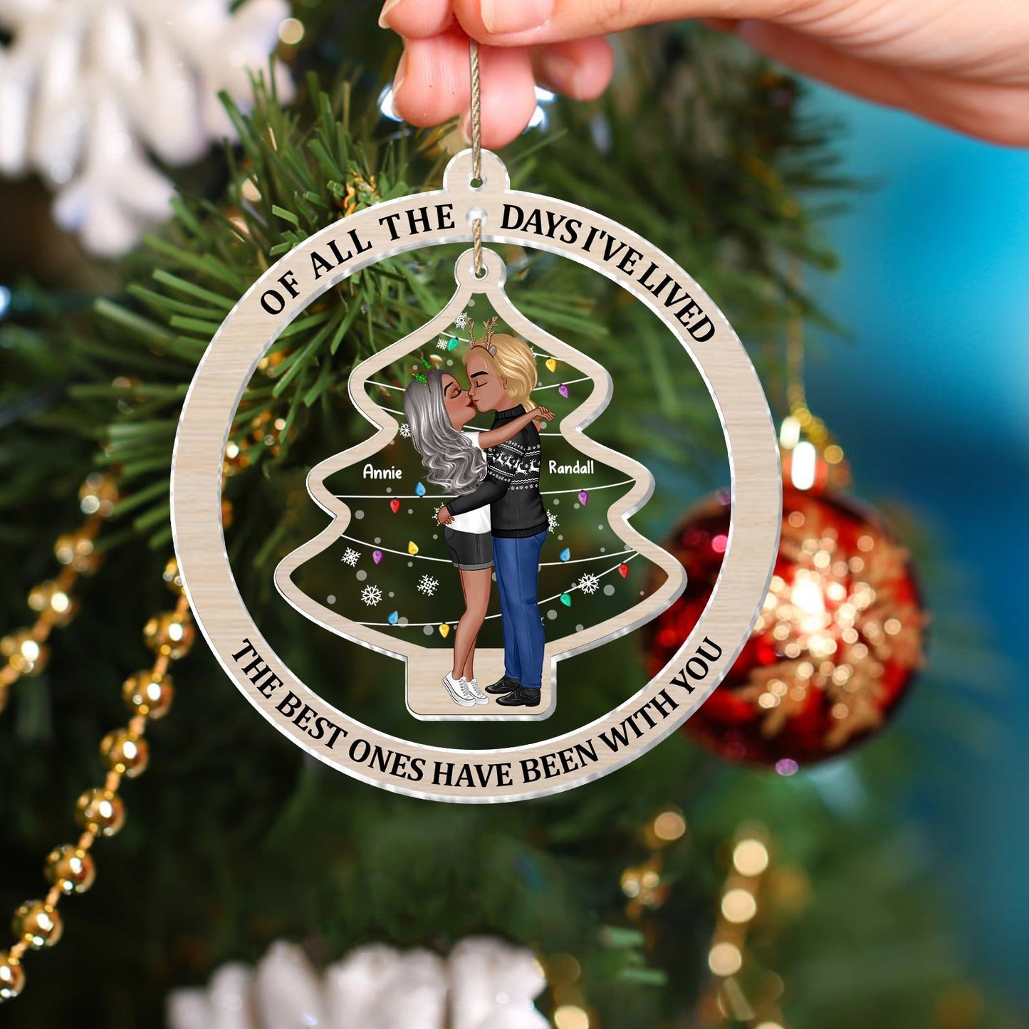 365Gifty personalized couple ornament with a couple hugging inside a Christmas tree shape and a heartfelt message