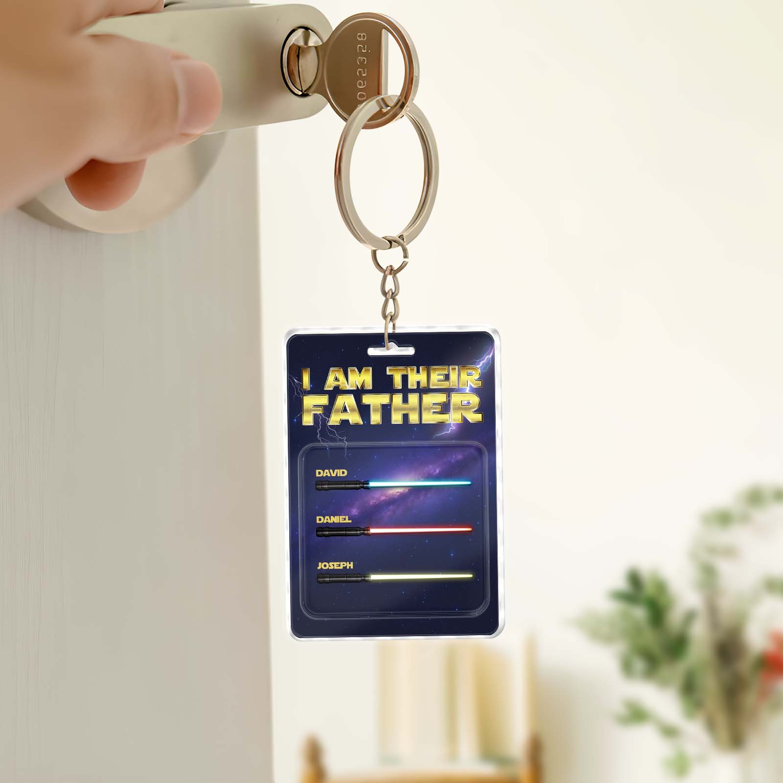 Personalized father keychain featuring customizable names, perfect gift for dads