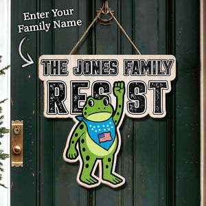 Personalized patriotic door sign featuring a frog graphic and customizable family name