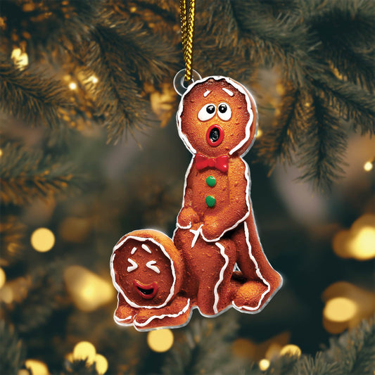 365Gifty funny Christmas ornament featuring a surprised gingerbread man with white icing details hanging on a tree
