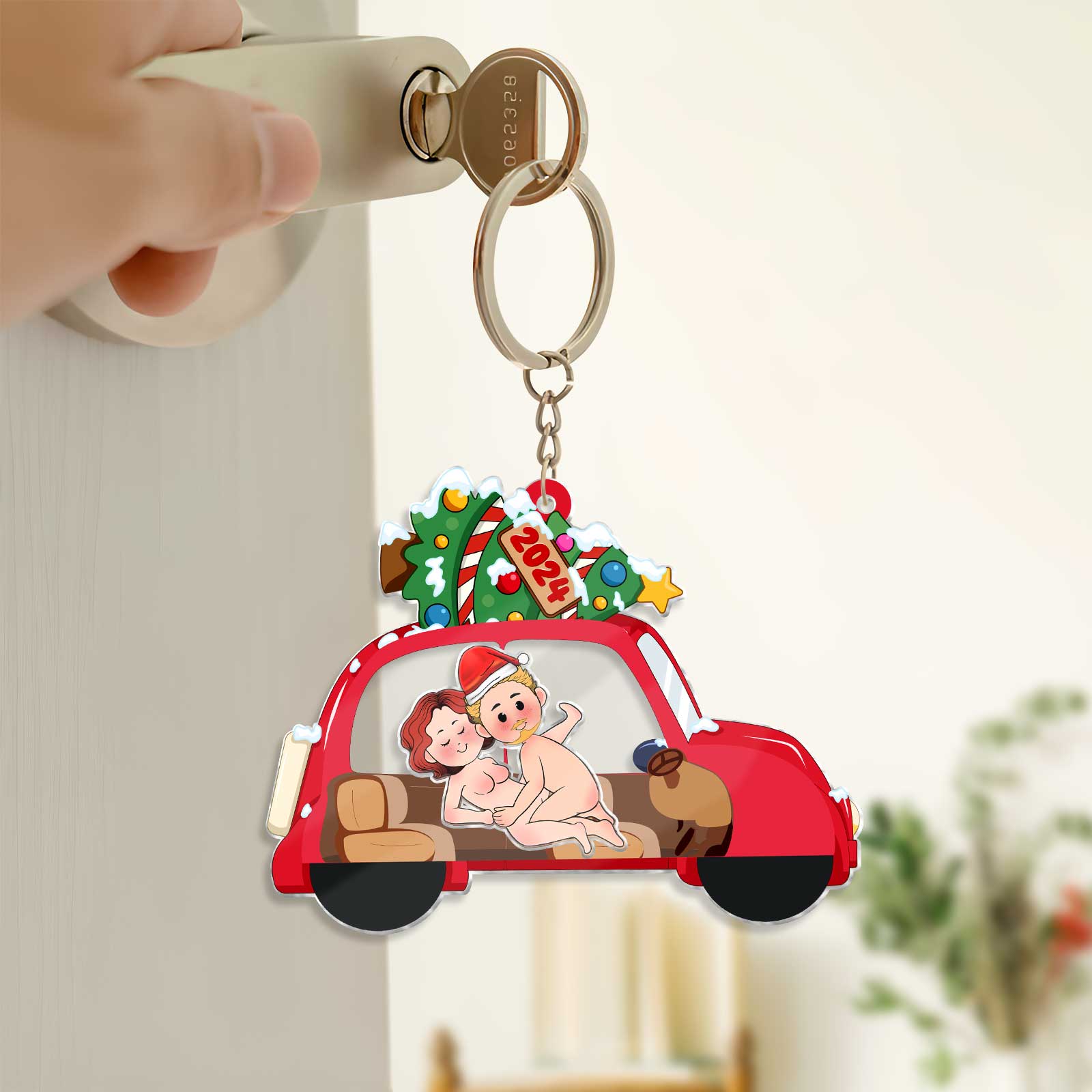 365Gifty personalized couple keychain featuring a cute cartoon couple in a red car with Christmas decorations