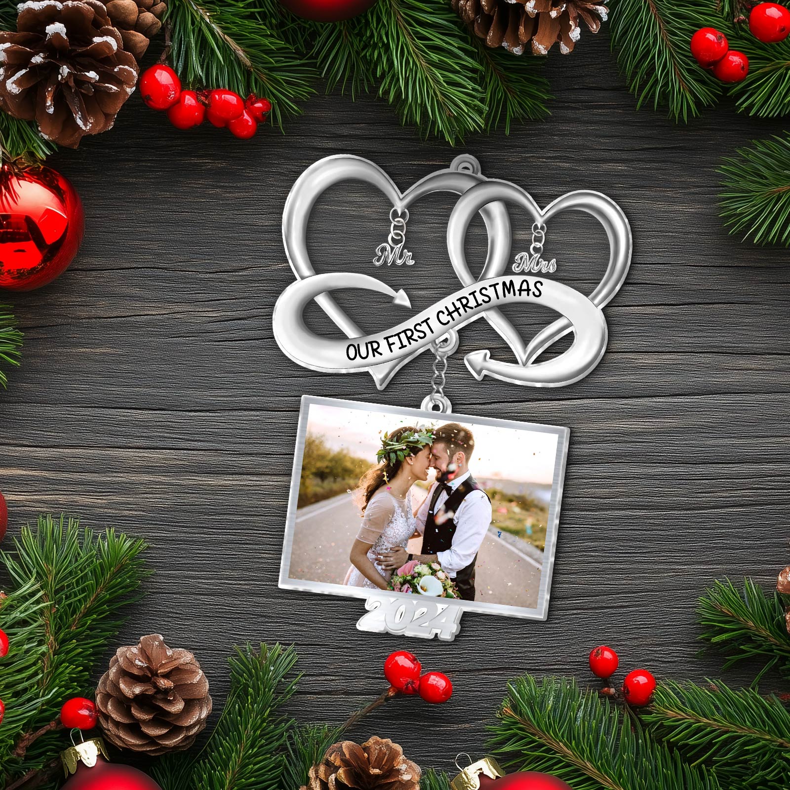 365Gifty personalized couple Christmas ornament with interlocking hearts photo frame and Our First Christmas banner