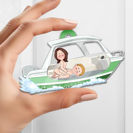 Personalized couple keychain featuring a couple on a boat, perfect for special memories