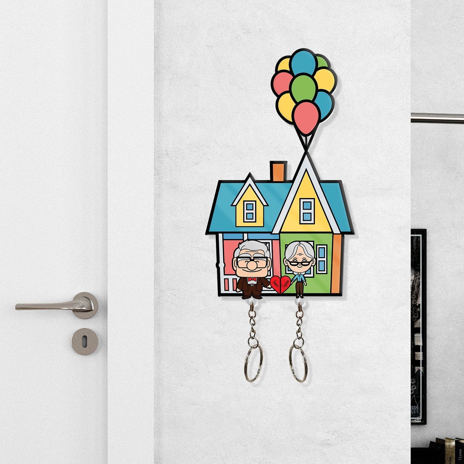 365Gifty personalized couple keychain holder featuring cartoon house with balloons and elderly couple figures