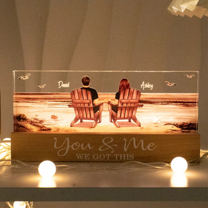 365Gifty personalized couple LED night light showing a couple sitting on beach chairs with names and You & Me design