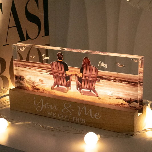 365Gifty personalized couple LED night light featuring a couple sitting on beach chairs with names and warm glowing base