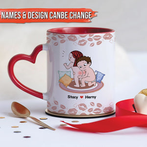 365Gifty personalized couple mug with heart-shaped handle and cute cartoon design of a couple