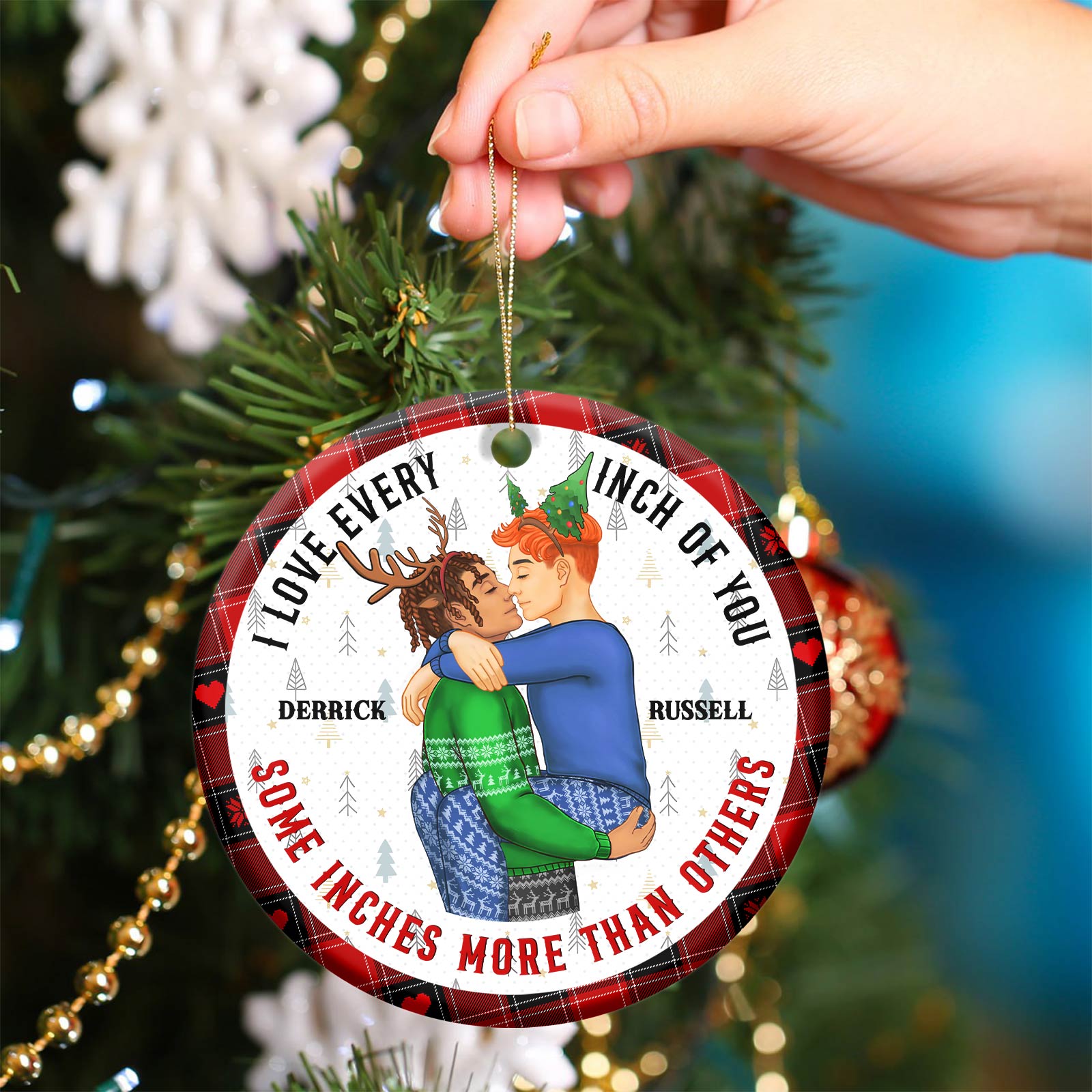 365Gifty personalized couple ornament with hugging couple illustration and custom names hanging on Christmas tree