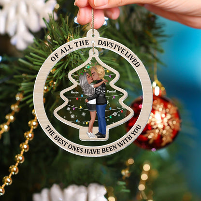 365Gifty personalized couple ornament with a couple hugging inside a Christmas tree shape and a heartfelt message