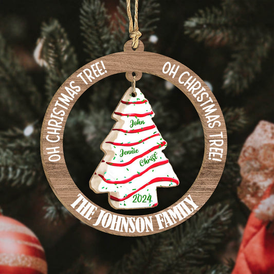 365Gifty personalized family Christmas ornament with wooden ring and ceramic tree decoration hanging on Christmas tree