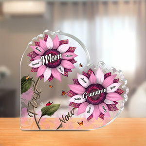Personalized mom acrylic plaque featuring floral design and custom names for a heartfelt gift